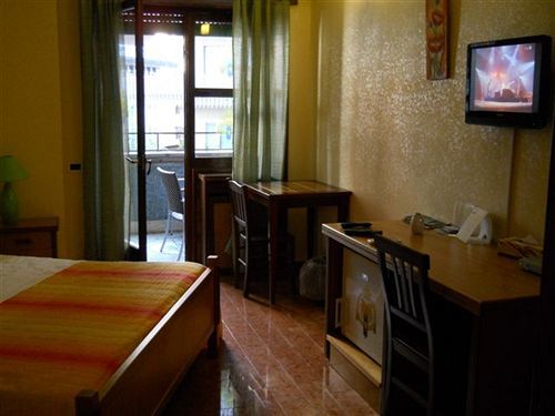 Caligola Bed & Breakfast 2*